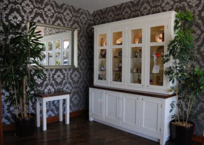 Inframe painted oak dresser with walnut worktops in living room Mangan Woodcraft ()